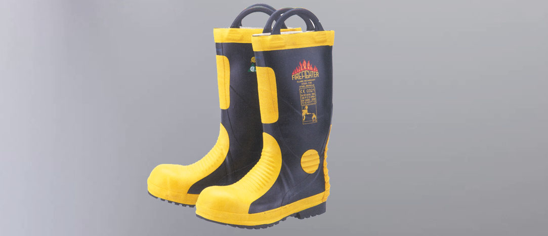FIRE FIGHTING BOOT