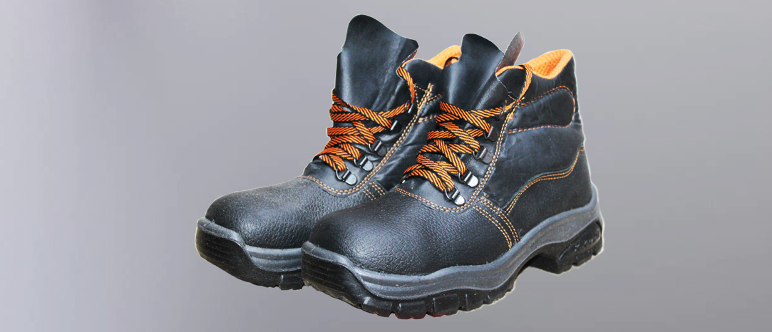 SAFETY BOOTS